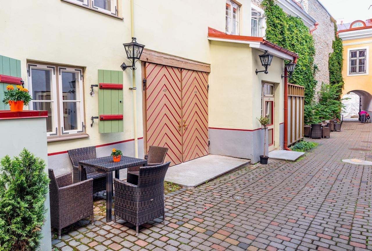 Meriton Old Town Garden Hotel Tallinn Exterior foto