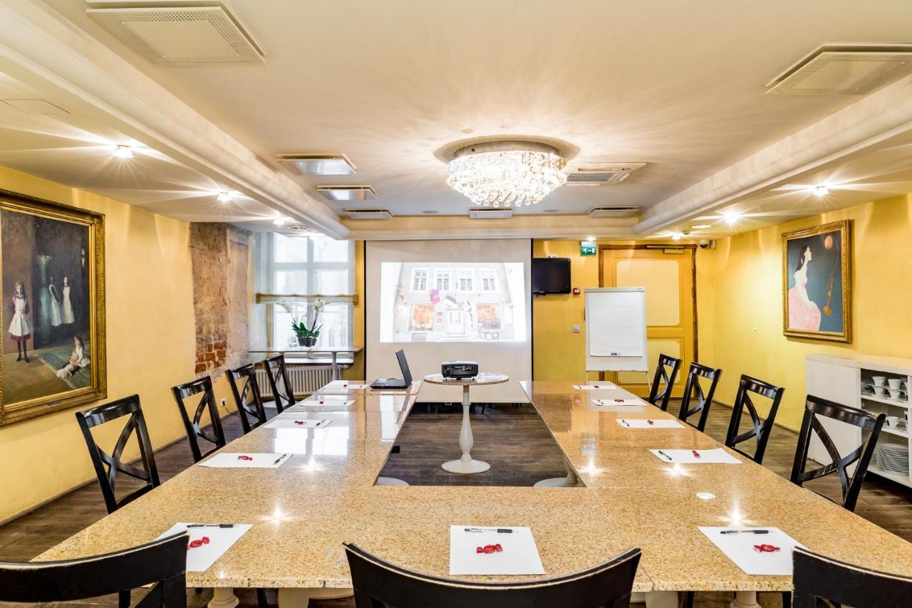 Meriton Old Town Garden Hotel Tallinn Exterior foto